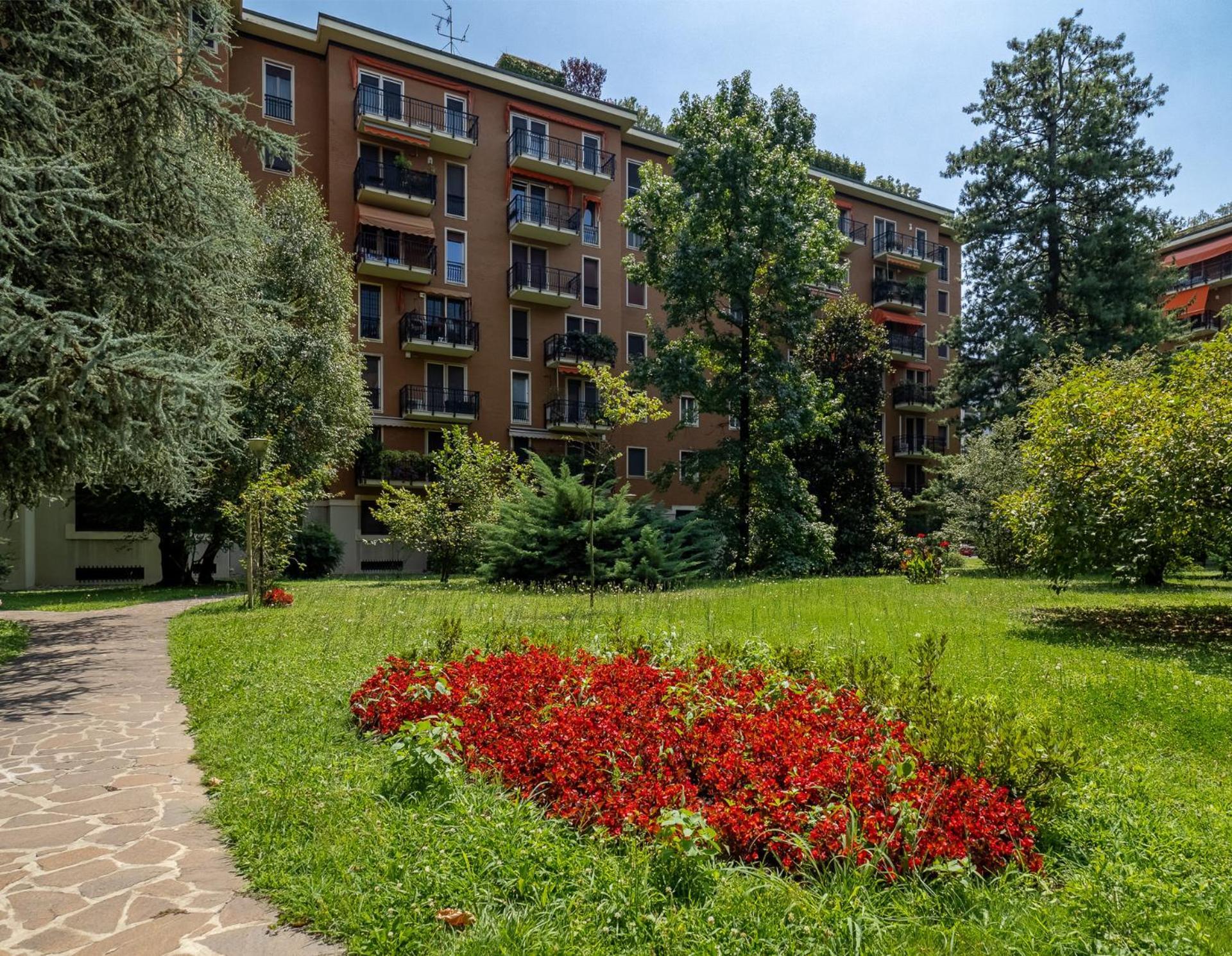 Ferienwohnung Stylish Flat With Balcony - 15 Min To Duomo Mailand Exterior foto